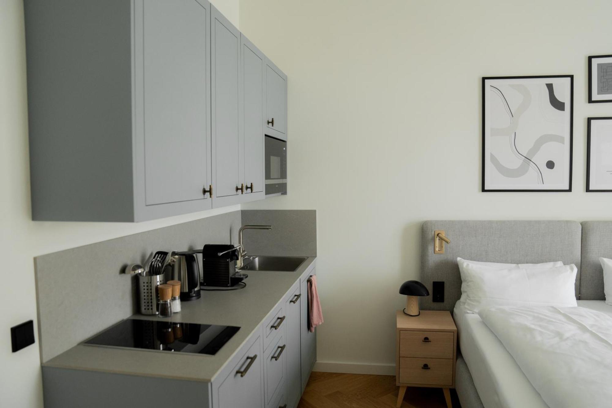 New Opening! Digital Check-in - Park By Charly Aparthotel *