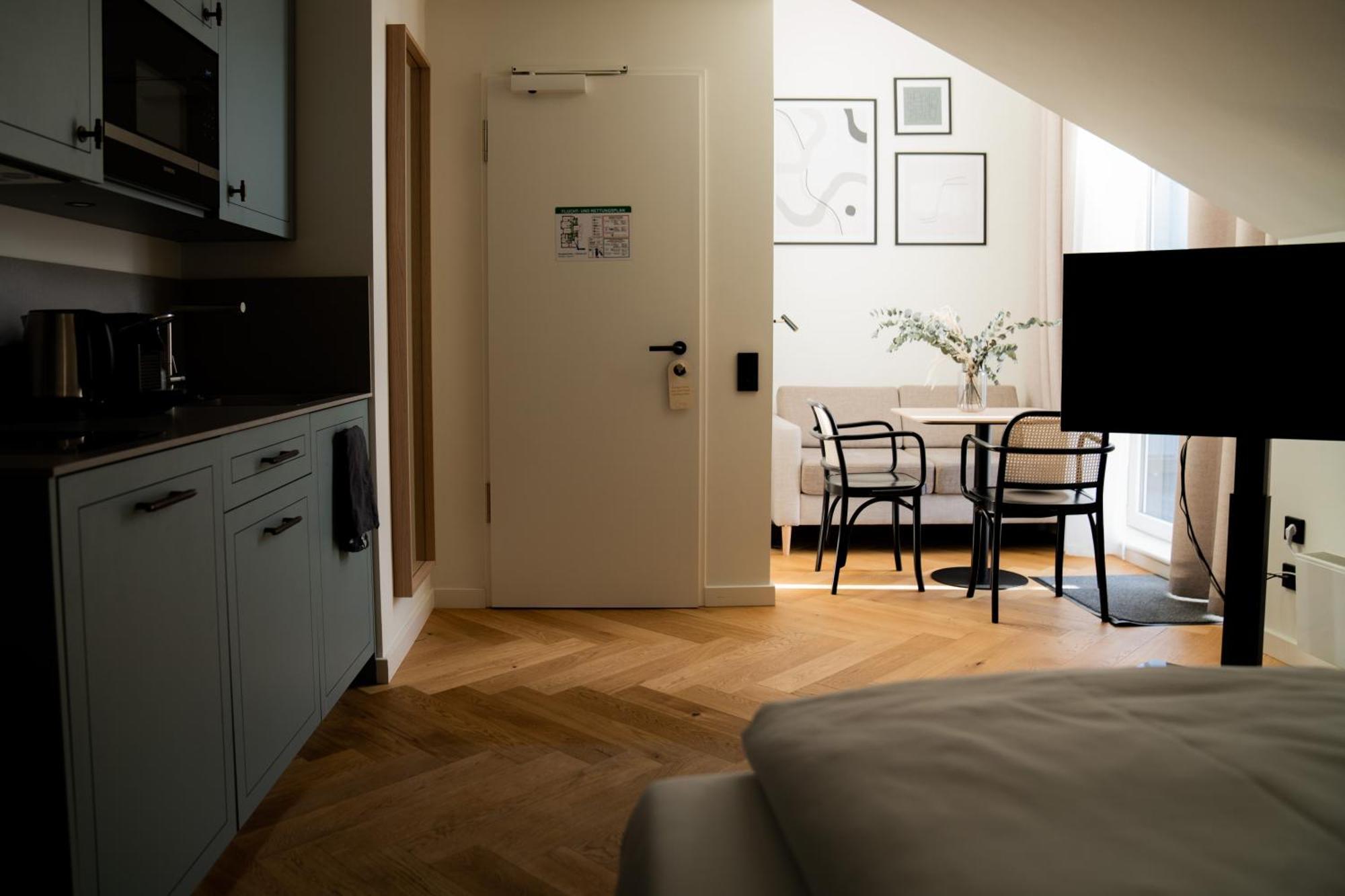 Aparthotel New Opening! Digital Check-in - Park By Charly *