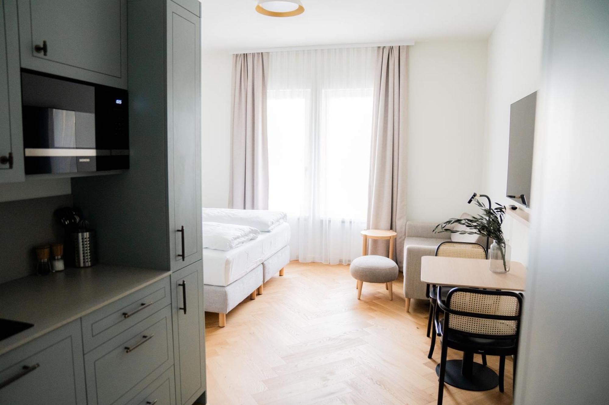 New Opening! Digital Check-in - Park By Charly Aparthotel *